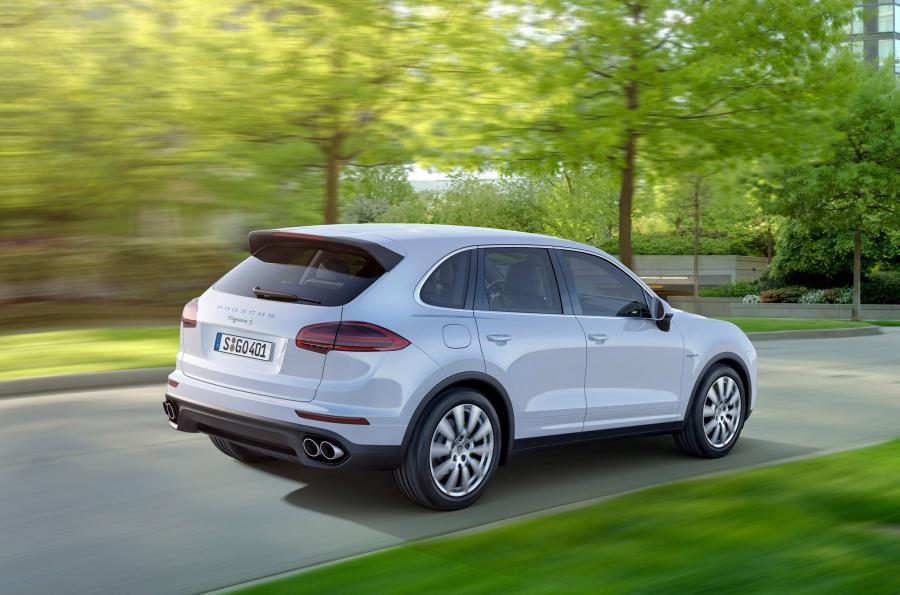  Porsche Cayenne S Hybrid 2014 года  (фото 2 из 2)